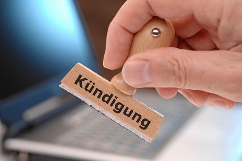 Stempel mit Aufschrift Kündigung