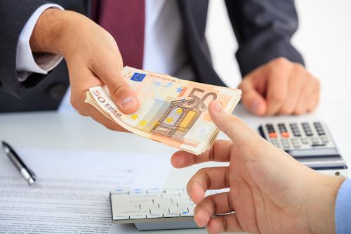 Geld Übergabe
